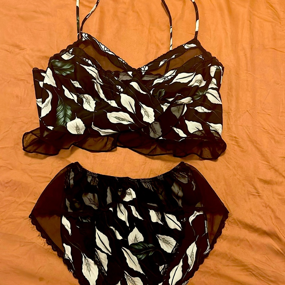 Vintage Valentino Intimo Floral Camisole & Panty Set Medium Large Calla Lily